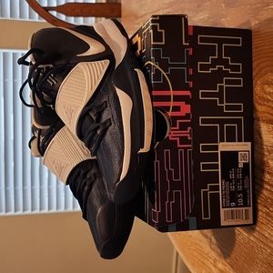 Nike Kyrie 6 TB Promo, Men Size 9/ WNS 10.5 midnight navy/white